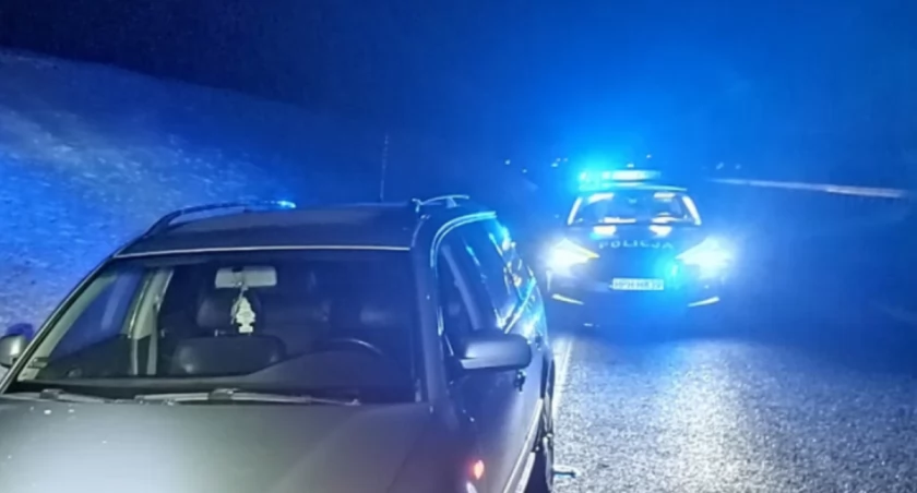 Spowodował kolizję i uciekł. Funkcjonariusze natychmiast ruszyli na poszukiwania 