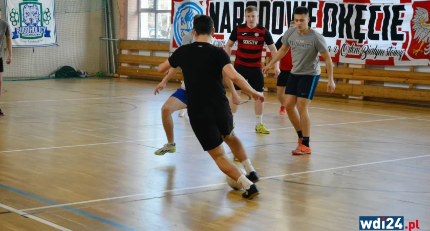  Zacięta walka, spora dawka sportowych umiejętności. II Wyszkowski turniej piłki halowej ku czci Żołnierzy Wyklętych