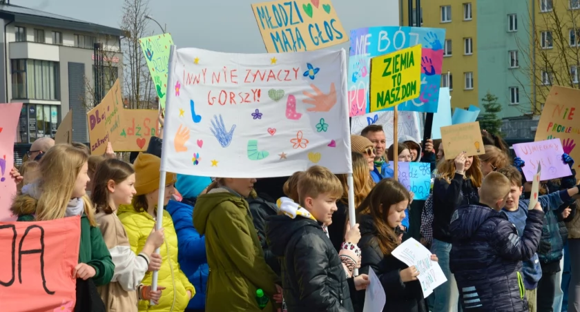 NIE RÓBCIE WAGARÓW OD ŻYCZLIWOŚCI. Marsz Niebieskich Serc na początek wiosny