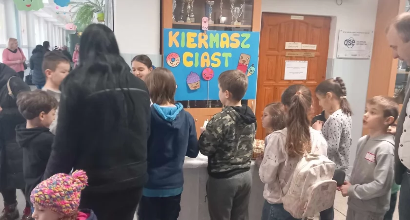 Upiekli wiele pyszności, by je sprzedać. Na pomoc dla Justyny 