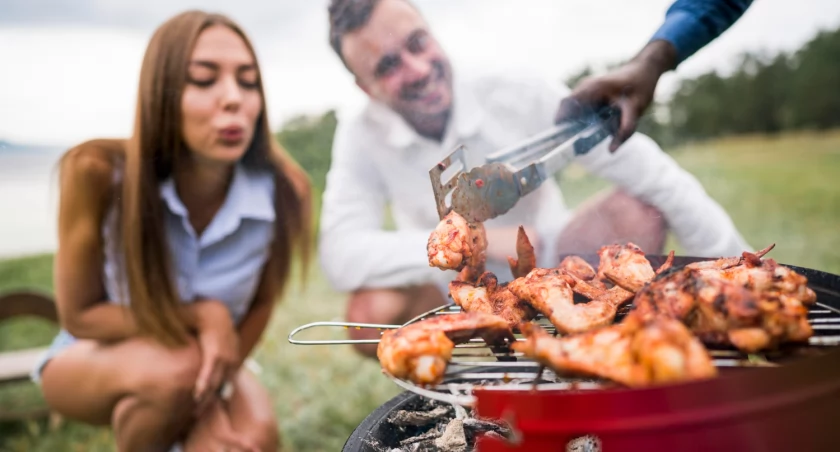 Nadciąga sezon grillowy. Choć ceny rosną wolniej, to dodatki spożywcze idą w górę