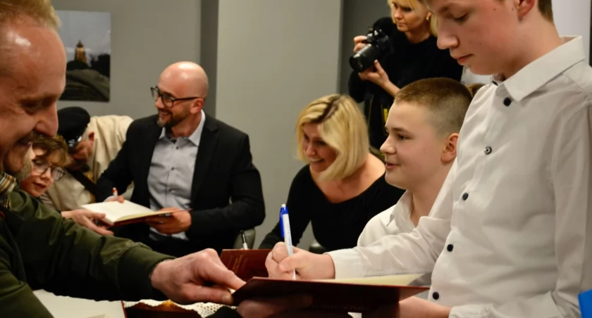 Razem napisali książkę. O trzech powstaniach na ziemi wyszkowskiej [FOTO]