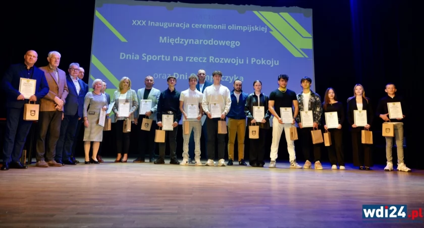 Olimpijskie emocje z historią w tle. Wyróżniono sportowców i nauczycieli WF [FOTO]