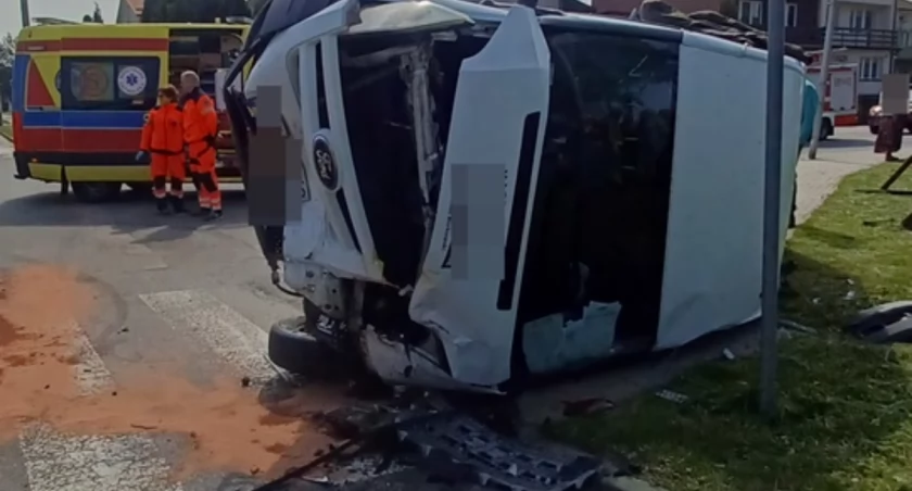 Groźne zdarzenie w Wyszkowie. Kierowca zignorował znak STOP 