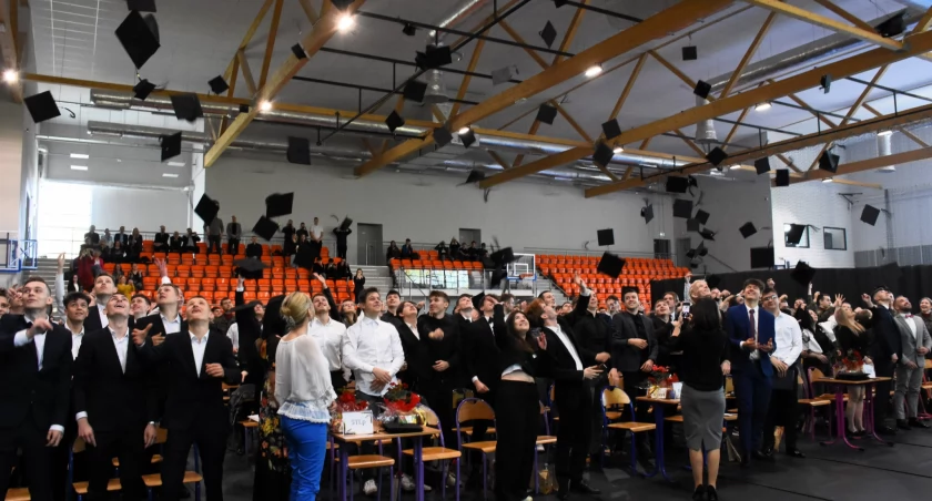 Od dziś już absolwenci! Uroczyste zakończenie w CEZiU Kopernik