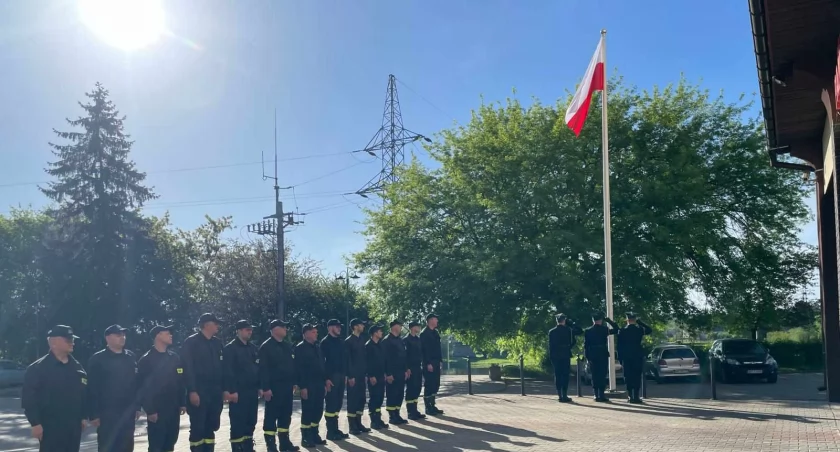 Dzień Flagi Rzeczypospolitej Polskiej. Strażacy dokonali jej uroczystego podniesienia