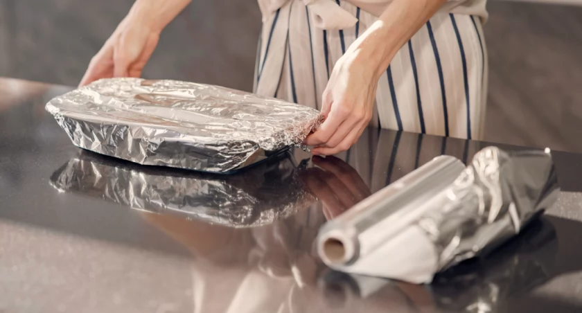 Dlaczego z folii aluminiowej warto zrobić kulki? Wyjaśniamy