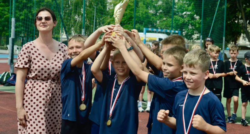 Gminne zawody lekkoatletyczne MALI ZWYCIĘZCY. Poziom był bardzo wysoki