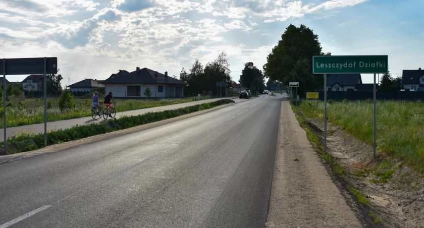 Rozbudowa drogi Leszczydół Stary - Leszczydół Działki zakończona. Jest i ścieżka