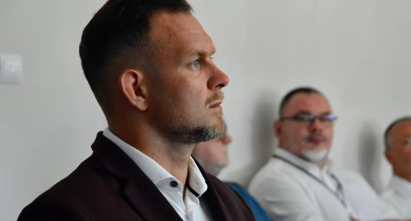 Rada Miejska w komplecie. Ślubowanie złożył Mateusz Śniadała