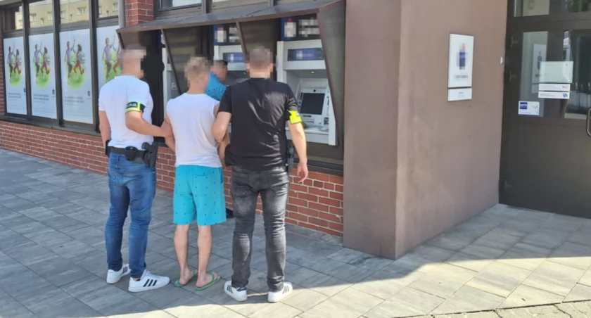 Wyłudzał pieniądze na BLIK-a. Został zatrzymany na gorącym uczynku 