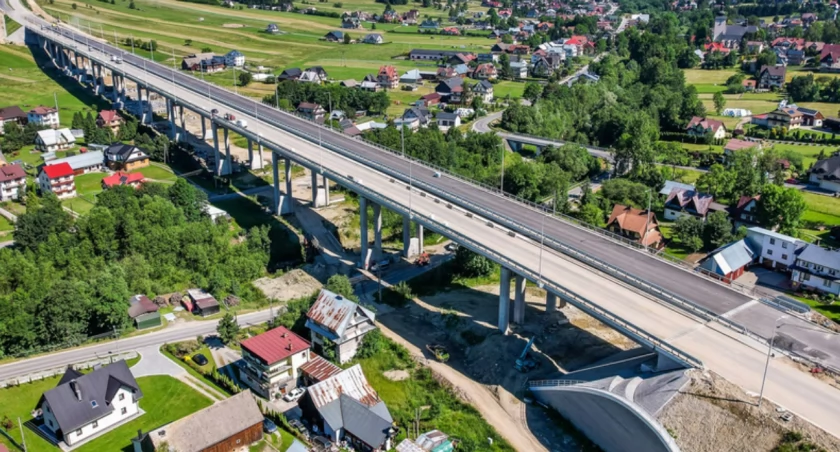 Absurd dla tysięcy turystów. Kluczowa gotowa droga... dalej jest zamknięta