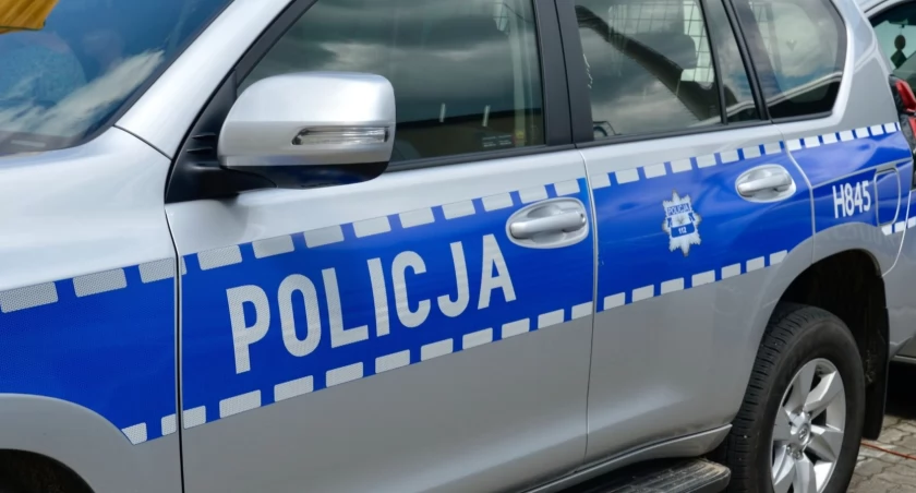 64-latek opuścił szpital z urazem głowy. Policjanci ruszyli na poszukiwania 