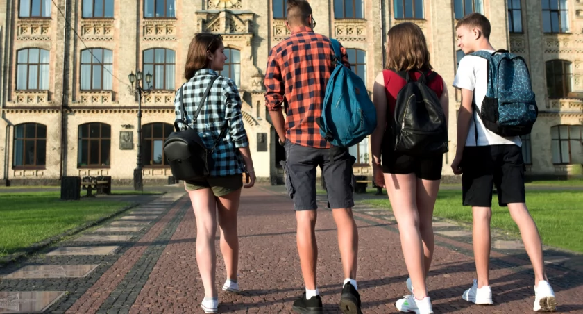 Rodzice będą płacić za nieobecności dziecka w szkole? Polka w Londynie wyjaśnia, jak to działa w Wielkiej Brytanii