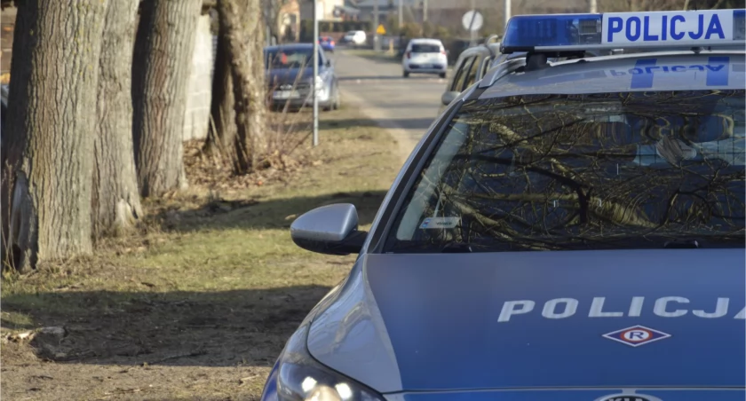 Wracali ze szkoły Policji, gdy zobaczyli wypadek. Funkcjonariusze ruszyli na pomoc