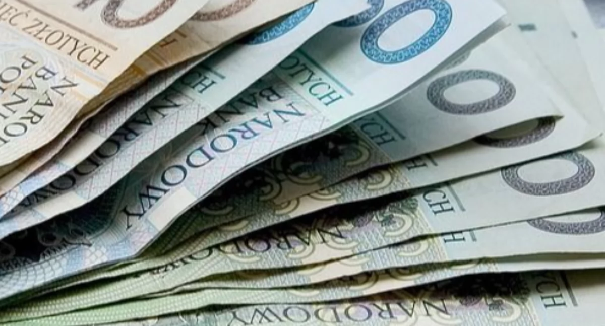 Od września renciści i emeryci mogą dorobić mniej. Co jest przyczyną? ZUS odpowiada