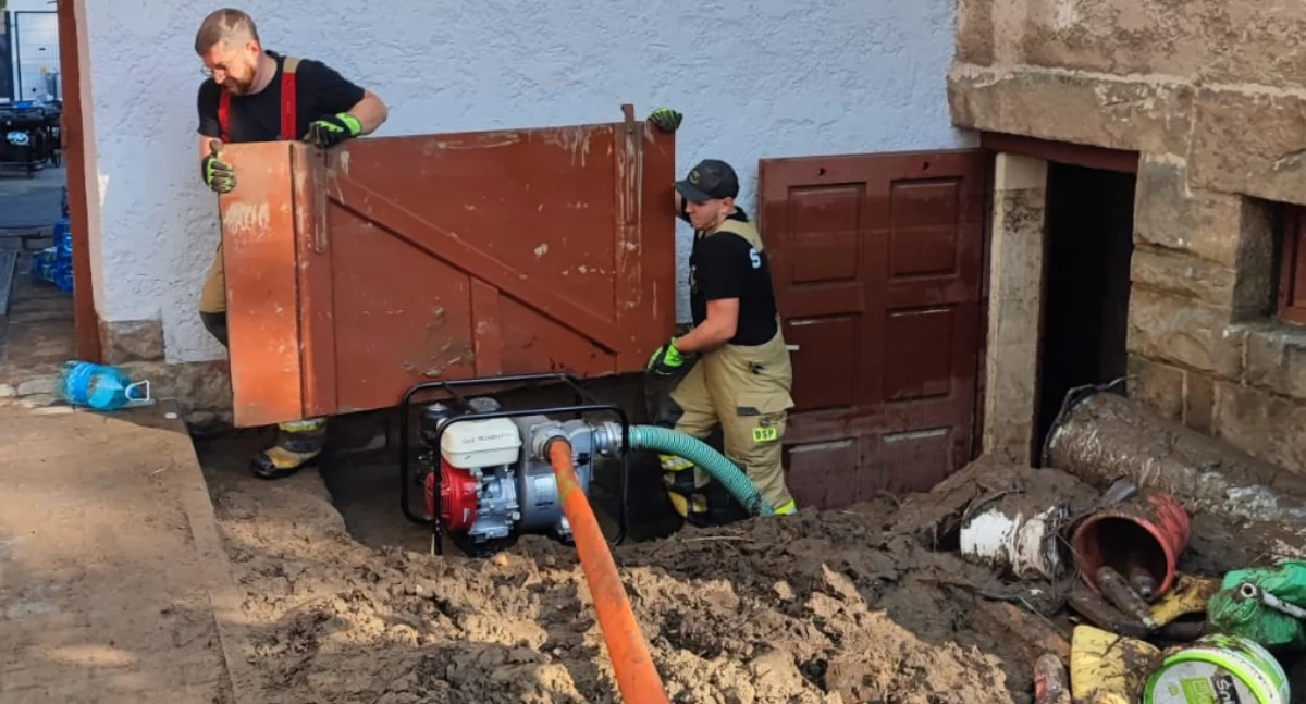 Druhowie z gminy Długosiodło pomagają powodzianom. Są w powiecie kłodzkim [FOTO]