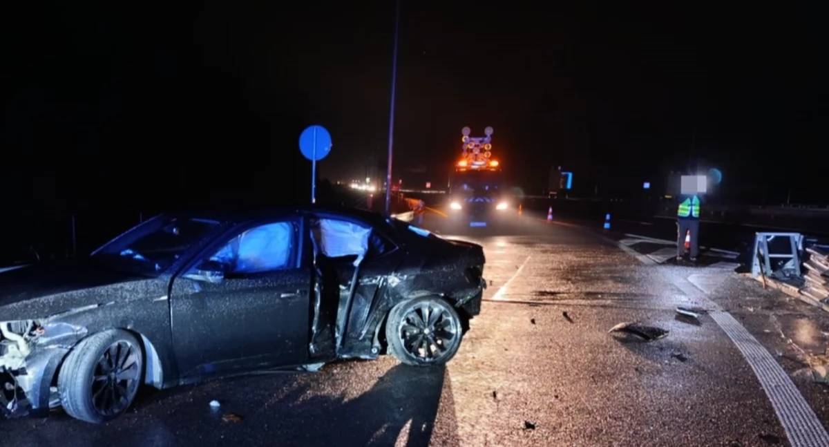 Wjechał w bariery na S8, bo zasnął