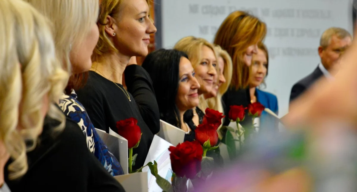 Powiatowe obchody Dnia Edukacji Narodowej: Uznanie dla nauczycieli i pracowników oświaty [FOTO]
