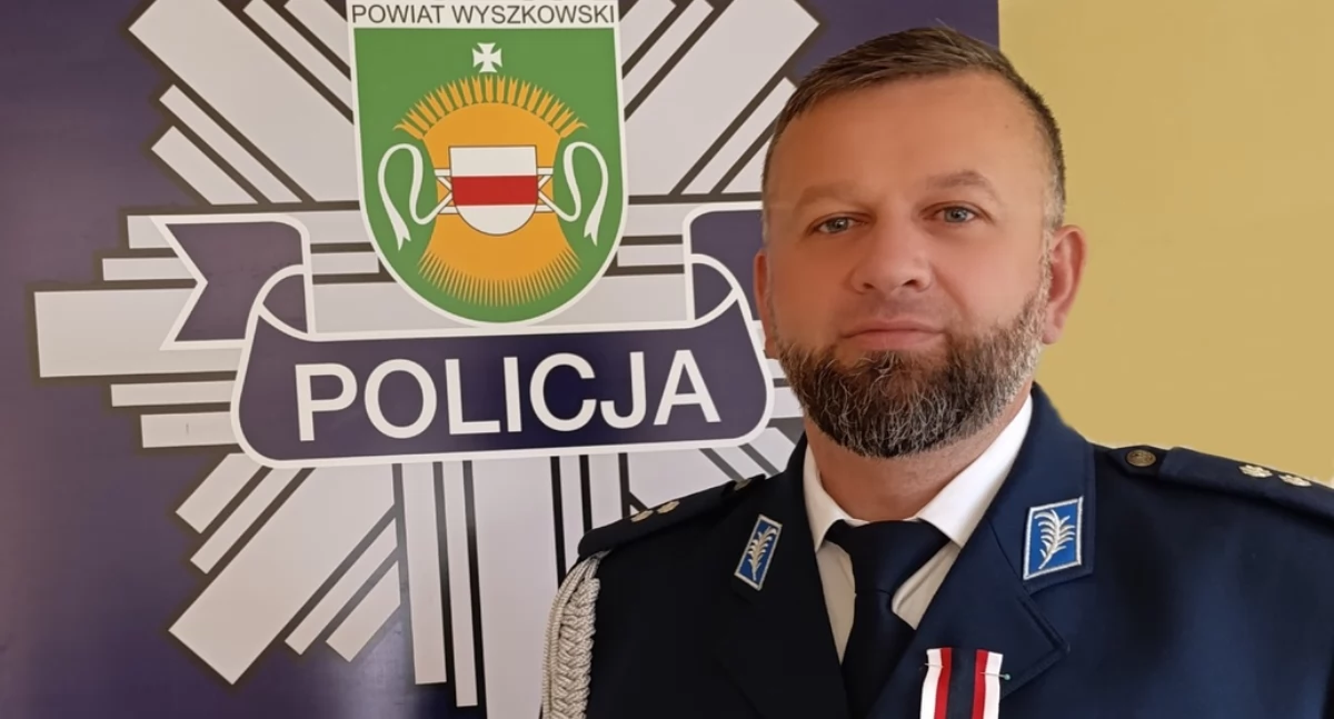 Podkomisarz Jarosław Baran wyróżniony Brązową Odznaką Zasłużony Policjant