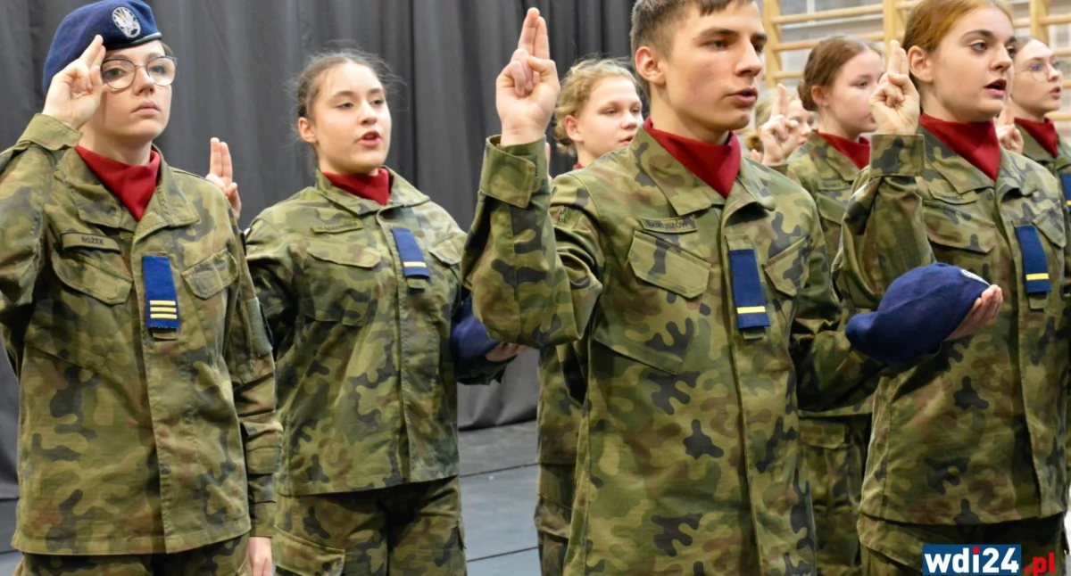 Świadom podejmowanych obowiązków, ślubuję! – pasowanie w CEZiU Kopernik [FOTO]