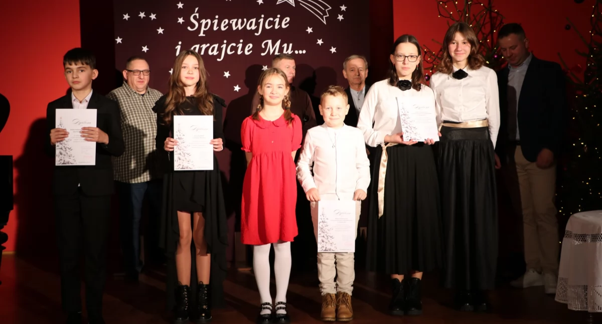 Magia świąt w Długosiodle: Jubileuszowy Gminny Przegląd Kolęd i Pastorałek