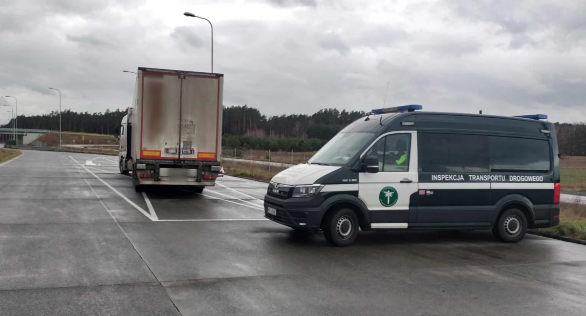 Wstrzymany międzynarodowy transport koło Wyszkowa