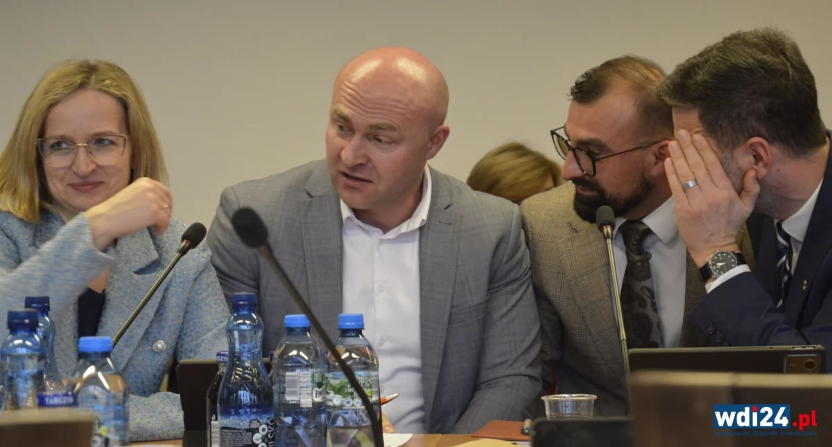 Za dużo na chodnik, za mało na szkoły i urzędników? Budżet gminy Wyszków pod lupą 