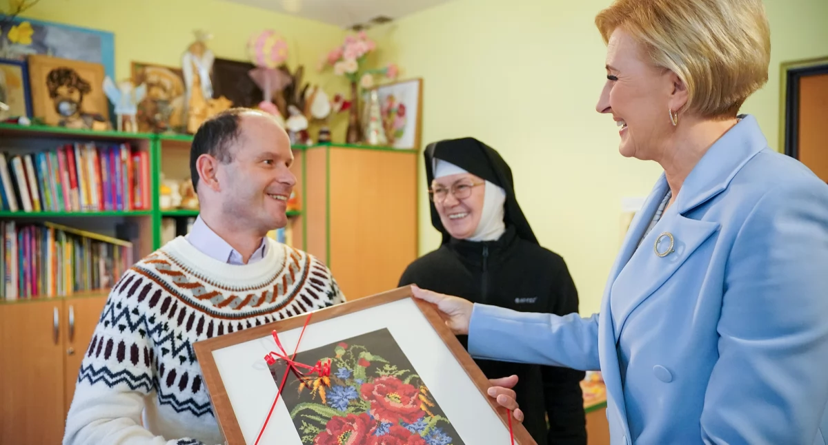 Pierwsza Dama odwiedziła Dom Pomocy Społecznej w Niegowie