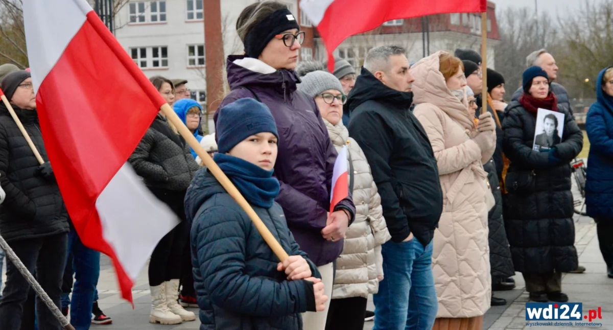 Maszerując, oddali hołd Żołnierzom Wyklętym: „Cześć i chwała Bohaterom” [FOTO]