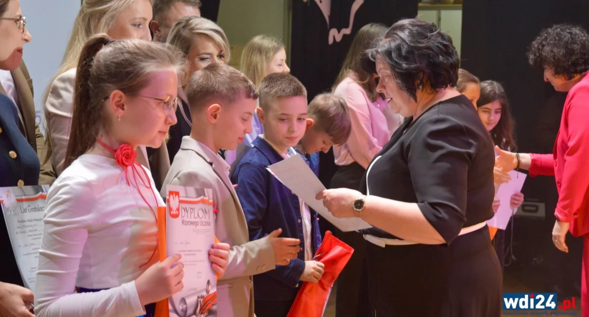 Uroczyste podsumowanie półrocza. SP 4 świętuje osiągnięcia swoich uczniów [FOTO]