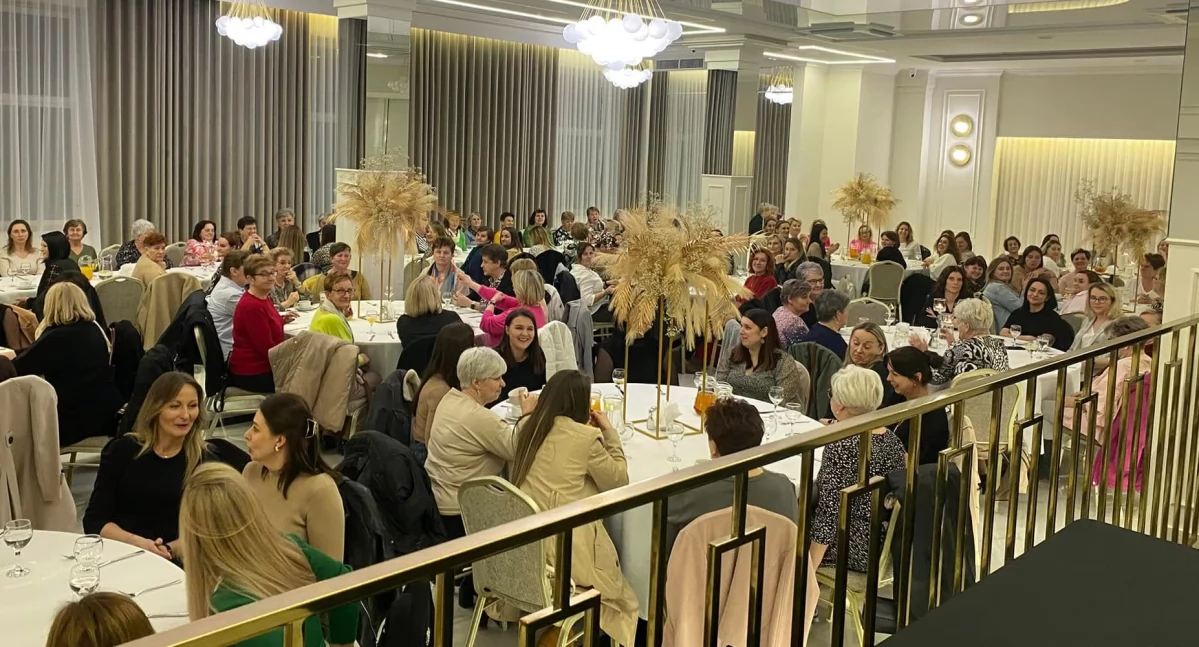 Kino, kolacja i moc życzeń. Panie z Somianki świętowały Dzień Kobiet