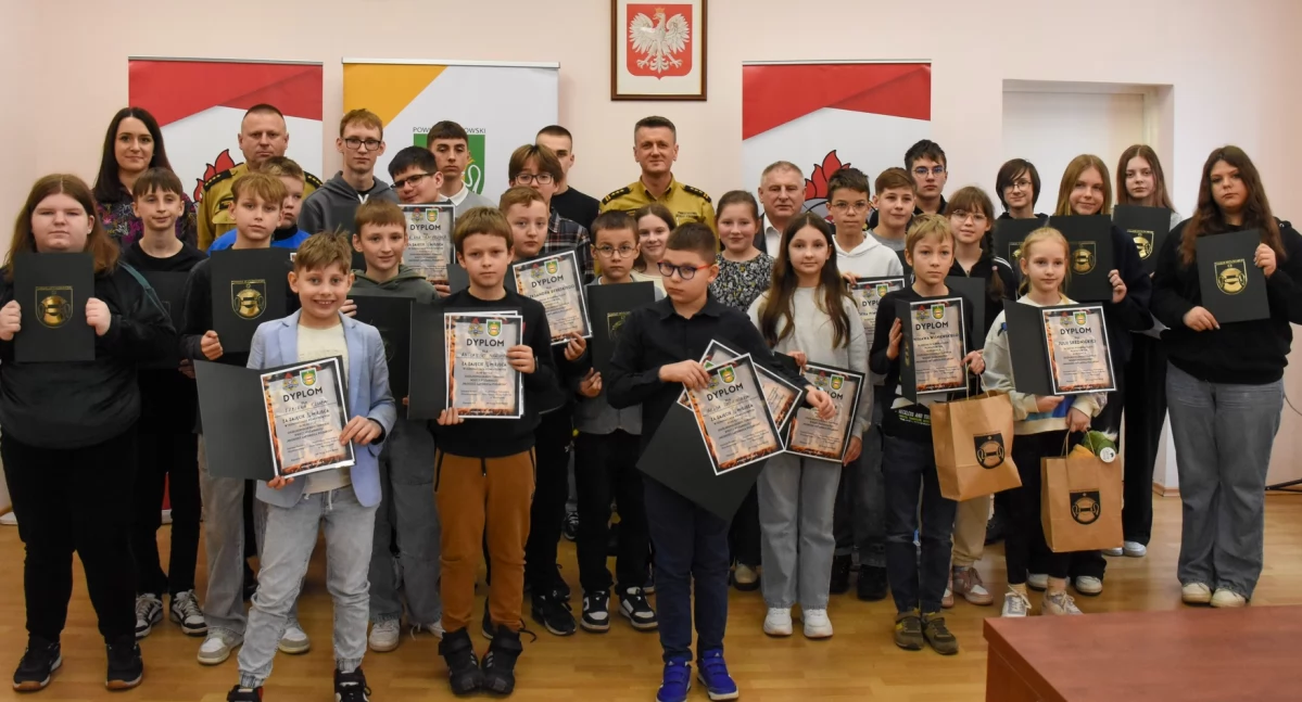 Młodzież sprawdziła swoją wiedzę pożarniczą. Powiatowe eliminacje turnieju rozstrzygnięte 