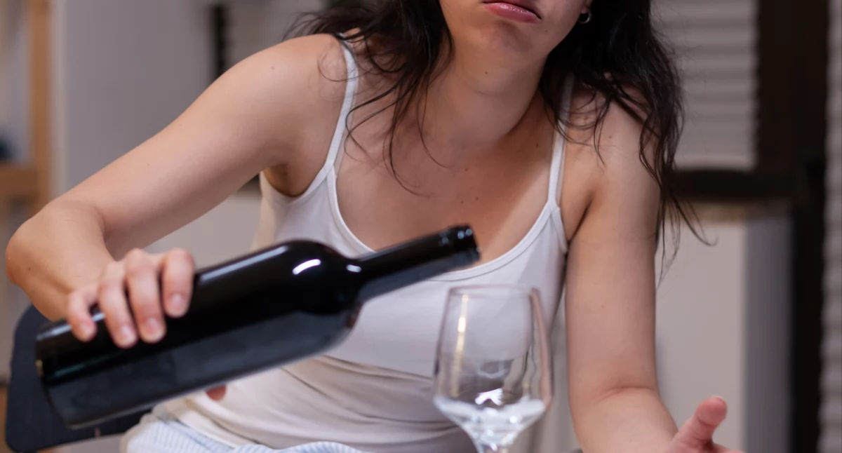 Ile czasu mózg regeneruje się po alkoholu? Powrót do normy może trwać rok
