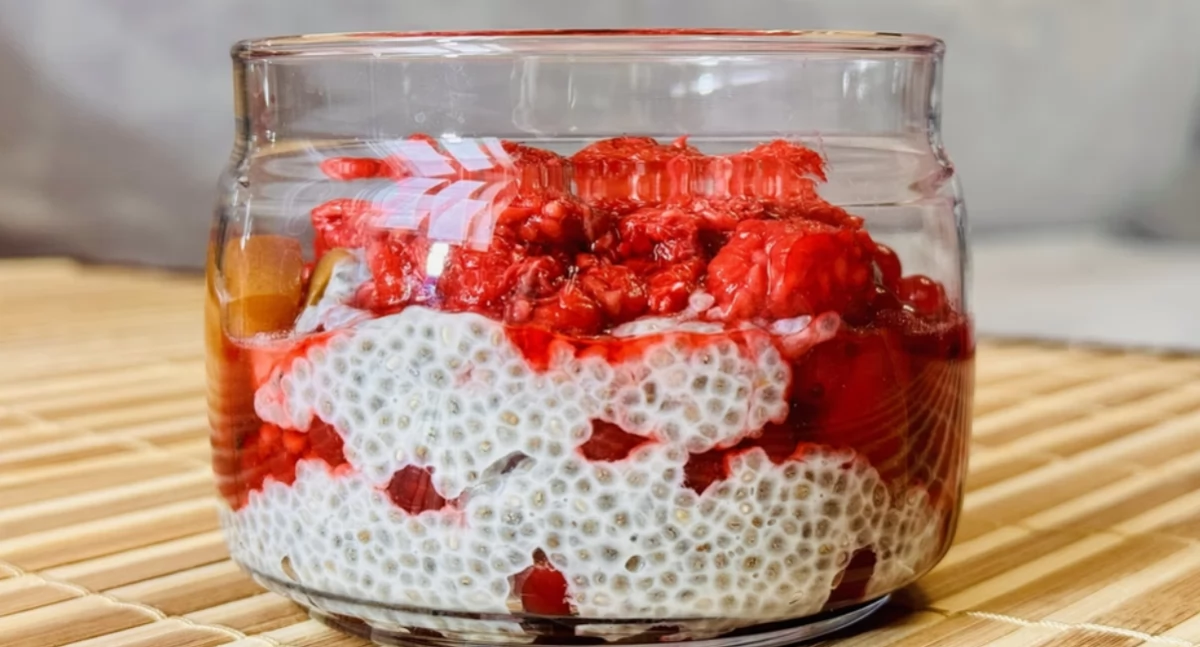 Malutkie, ale pełne zdrowia. Nasiona chia — superfood, które warto mieć w kuchni 