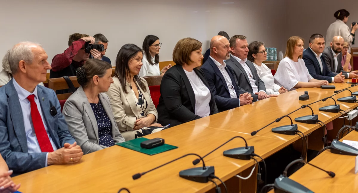 Blisko 1,7 mln zł wsparcia dla samorządów. Umowy podpisane [FOTO]