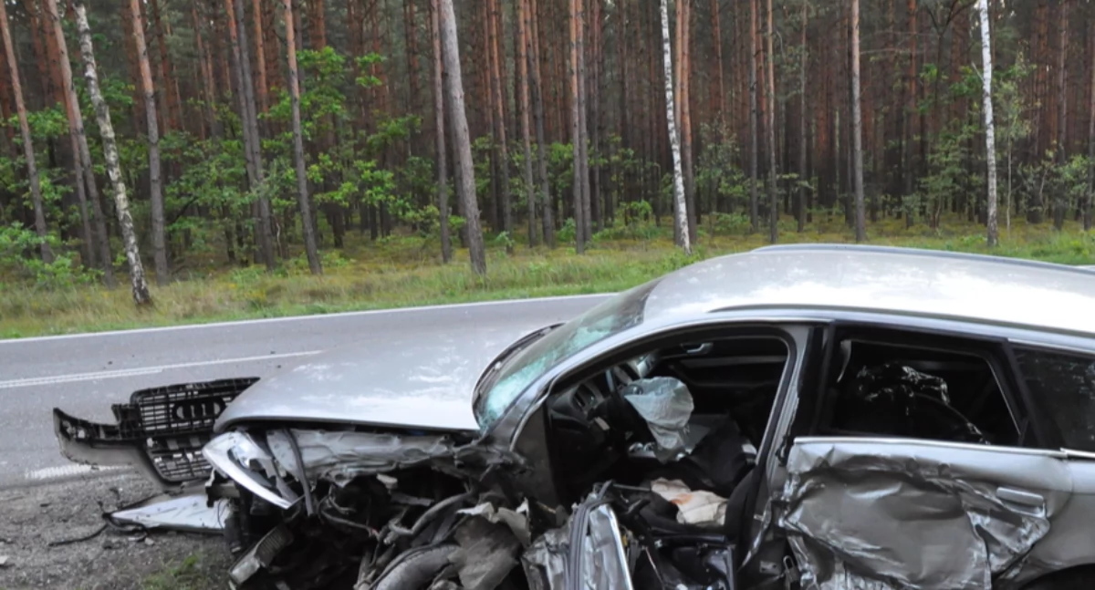 Wypadek z udziałem młodych kierowców. Ucierpieli pasażerowie 