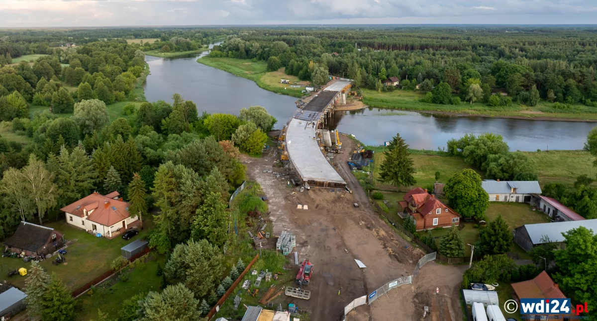 Most na Narwi nabiera kształtów. Przeprawa połączy dwa powiaty [NOWE ZDJĘCIA]