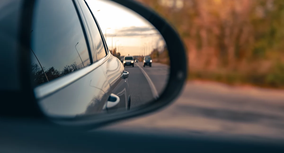 23-latek szalał po Niegowie. Może stracić auto i trafić za kratki