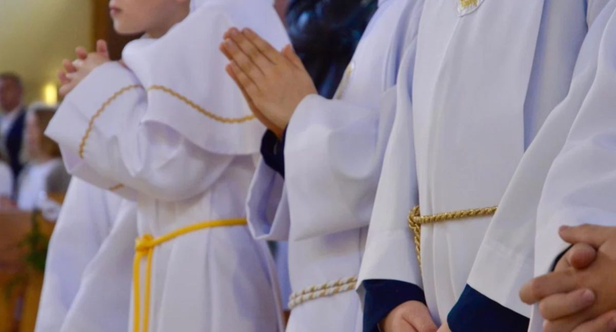 Chcą wprowadzić podatek kościelny. Urząd Skarbowy zabierze 8 proc. z pensji? 
