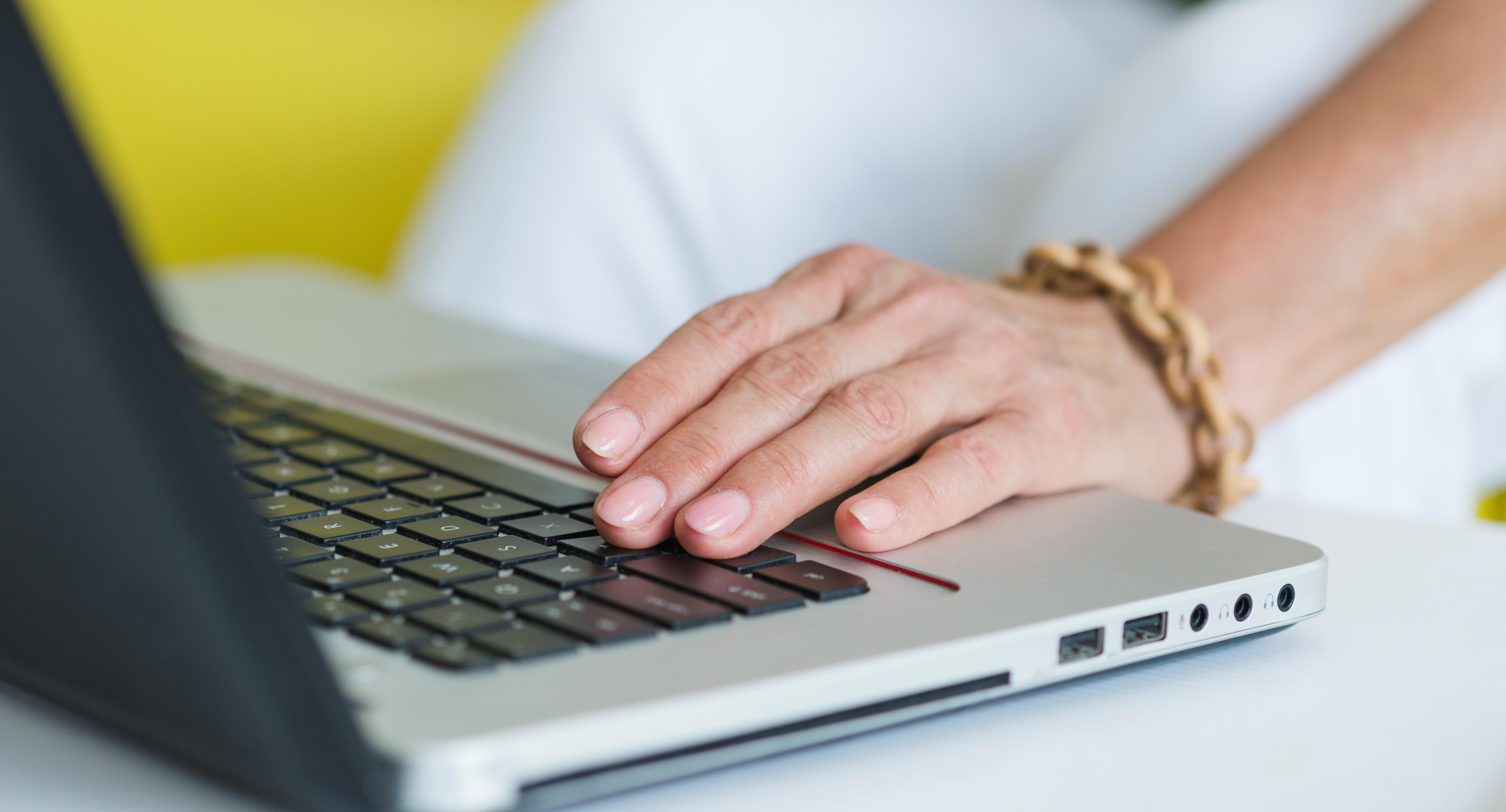 Poznała go na portalu randkowym. Miłość online kosztowała ją 125 tys. zł
