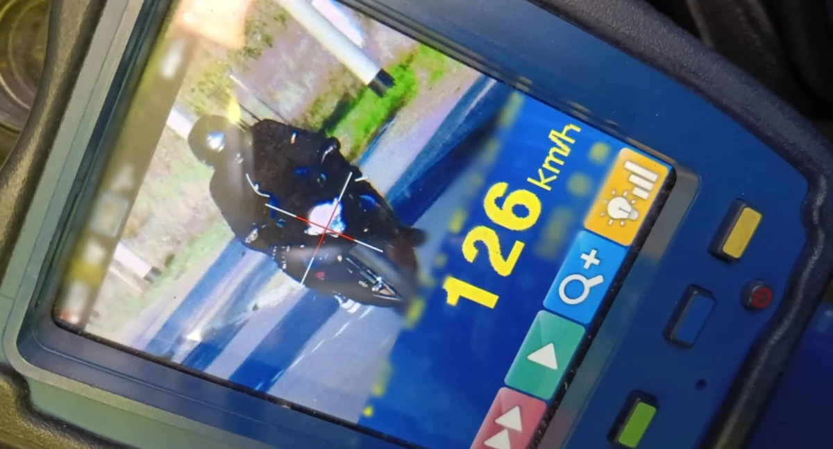 Motocyklista pędził 126 km/h przez Turzyn. Stracił prawo jazdy