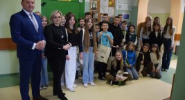 Konkurs: piję kranówkę - dbam o planetę. Zwycięzcami piątoklasiści z SP1