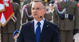 Zdjęcie przedstawia: Andrzej Duda kończy kadencję. Polacy wątpią w jego polityczny powrót