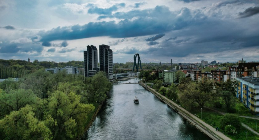 Sezon wiosenno-letni na statkach turystycznych w Bydgoszczy. Rejsy po rzece Brdzie