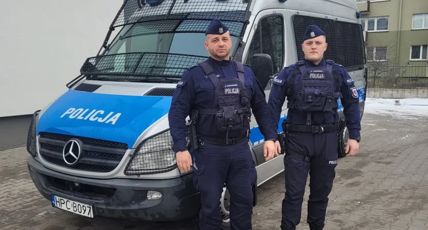 Gdy liczyła się każda minuta – Policjanci z Bydgoszczy pomogli w nagłej sytuacji