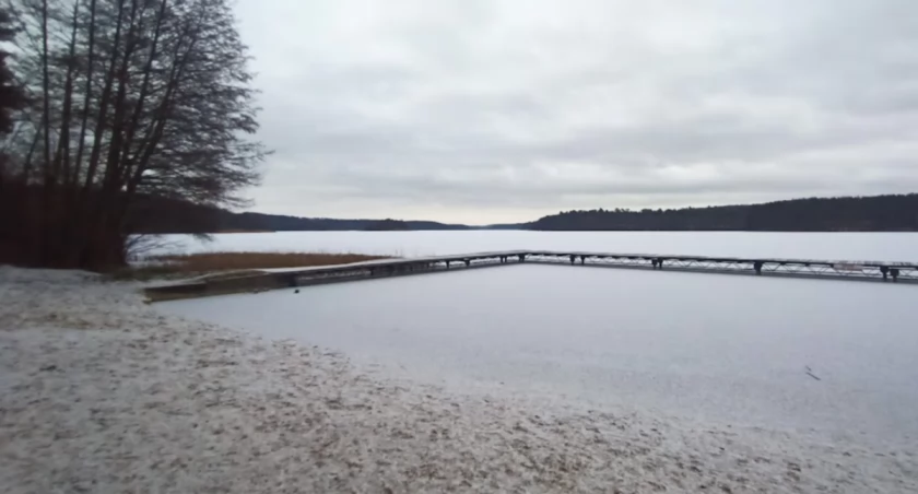 Pułapka pod śniegiem – śmiertelne zagrożenie na bydgoskich zbiornikach wodnych