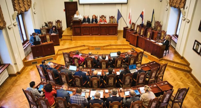 Bydgoszcz apeluje: wybory to coś więcej niż kartka wyborcza – Rada Miasta przypomina o obywatelskim obowiązku i prawie wyborczym