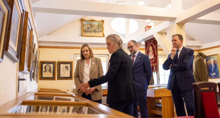 Polsko-kanadyjskie relacje z nowym impulsem – ambasador Kanady odwiedza Uniwersytet w Bydgoszczy