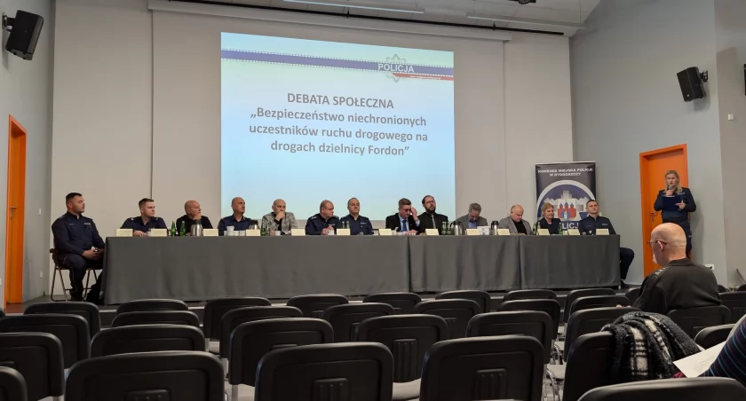Sygnalizacja, ronda, przejścia – Fordon walczy o drogowy rozsądek